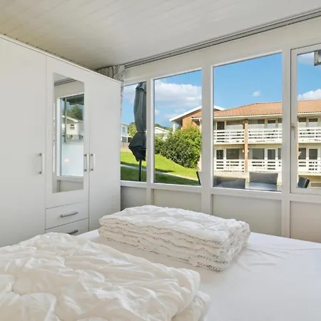 Pet Friendly In Apartment *